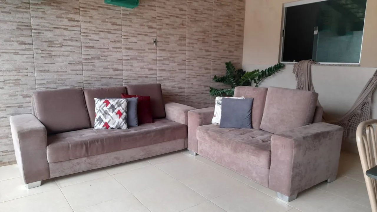 Sofa 2 e 3 lugares, bege, bem conservado