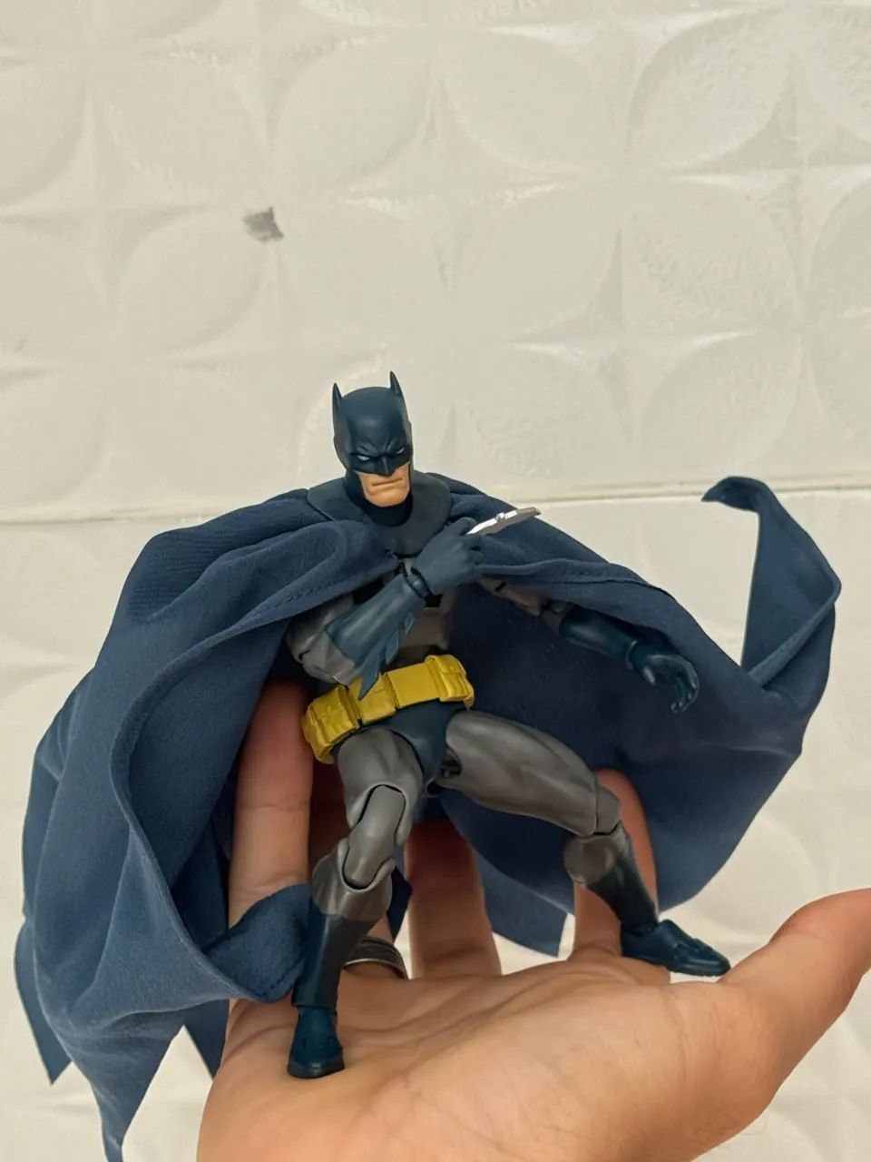 BATMAN HUSH AZUL MAFEX ORIGINAL  - Foto 5