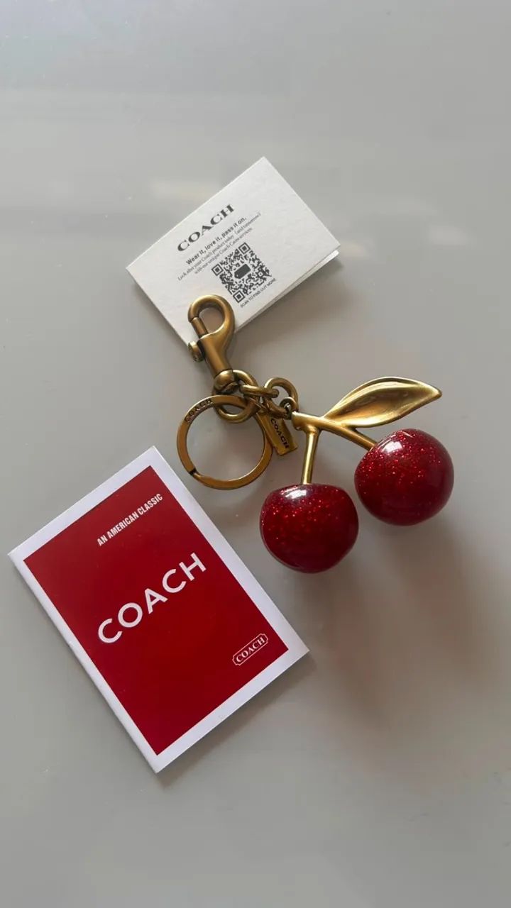chaveiro coach cereja dourado - Foto 3