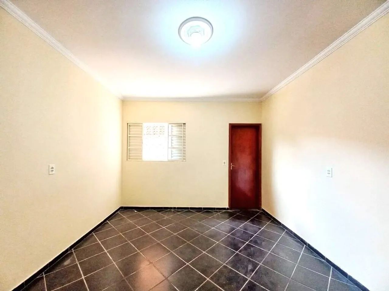 Casa 3 quartos com 110 m² no Jardim Lagoa Nova - Foto 2