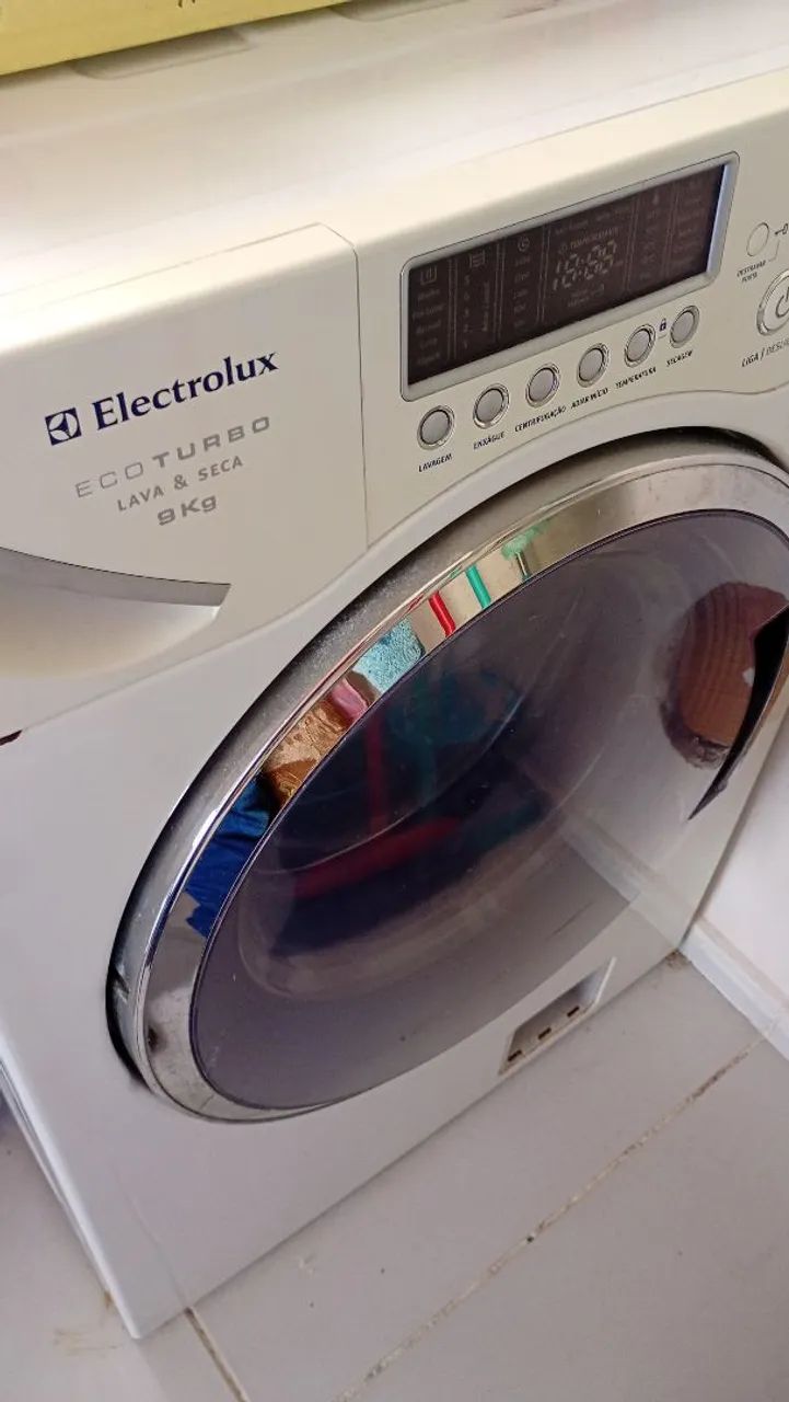 Lava e seca Eletrolux 