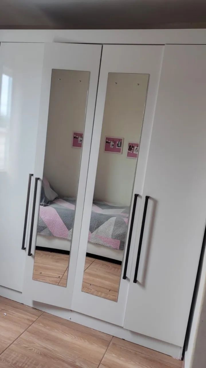 Guarda roupa 4 portas 