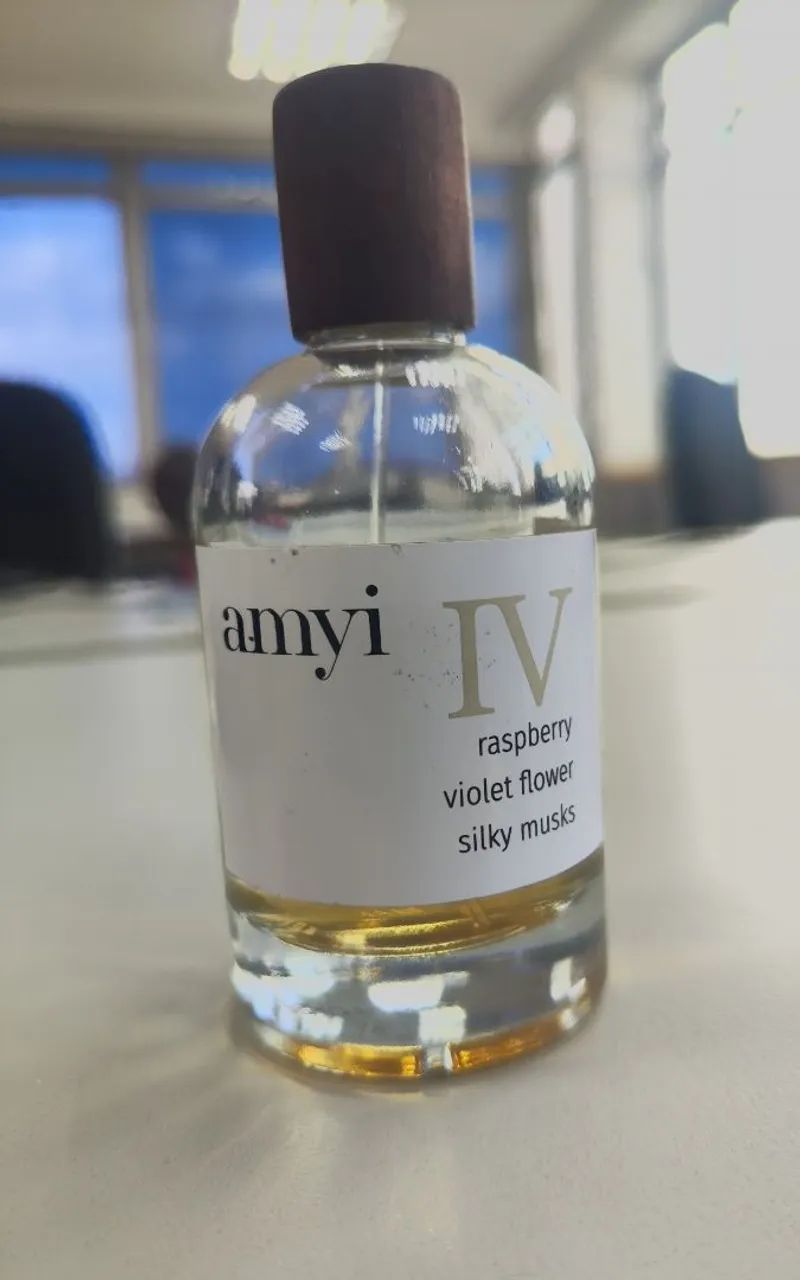 Amyi IV - Vendo ou Troco | Perfume de nicho Raríssimo + brinde exclusivo - Foto 2