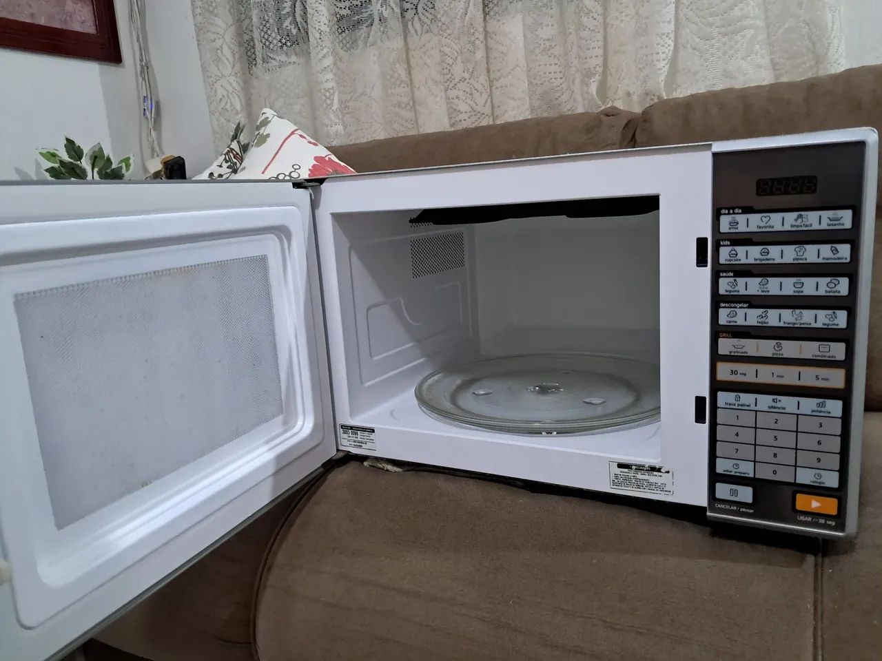 MICROONDAS MIDEA ESPELHADO COM GRILL ( GRANDE ) - Foto 2
