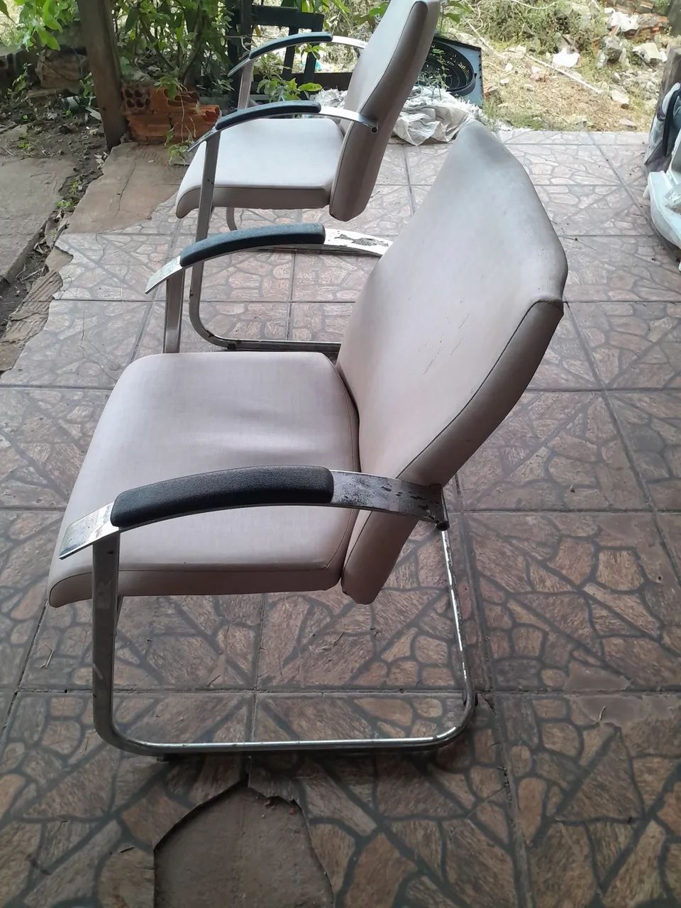 Vende se poltrona a plaxmetal suprema boa pra uso  - Foto 2