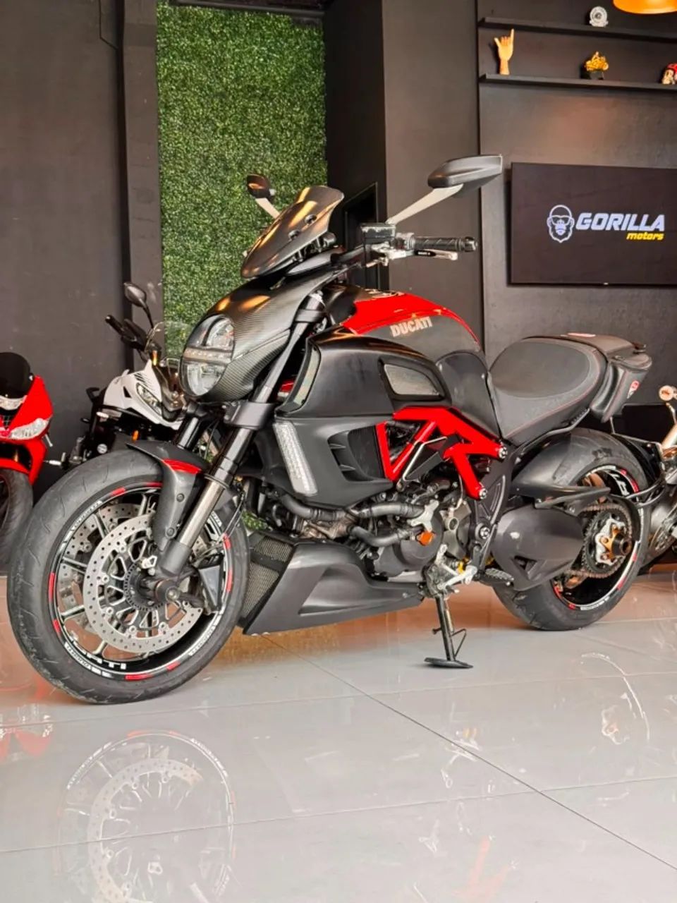 DUCATI  - DIAVEL CARBON  - Foto 3