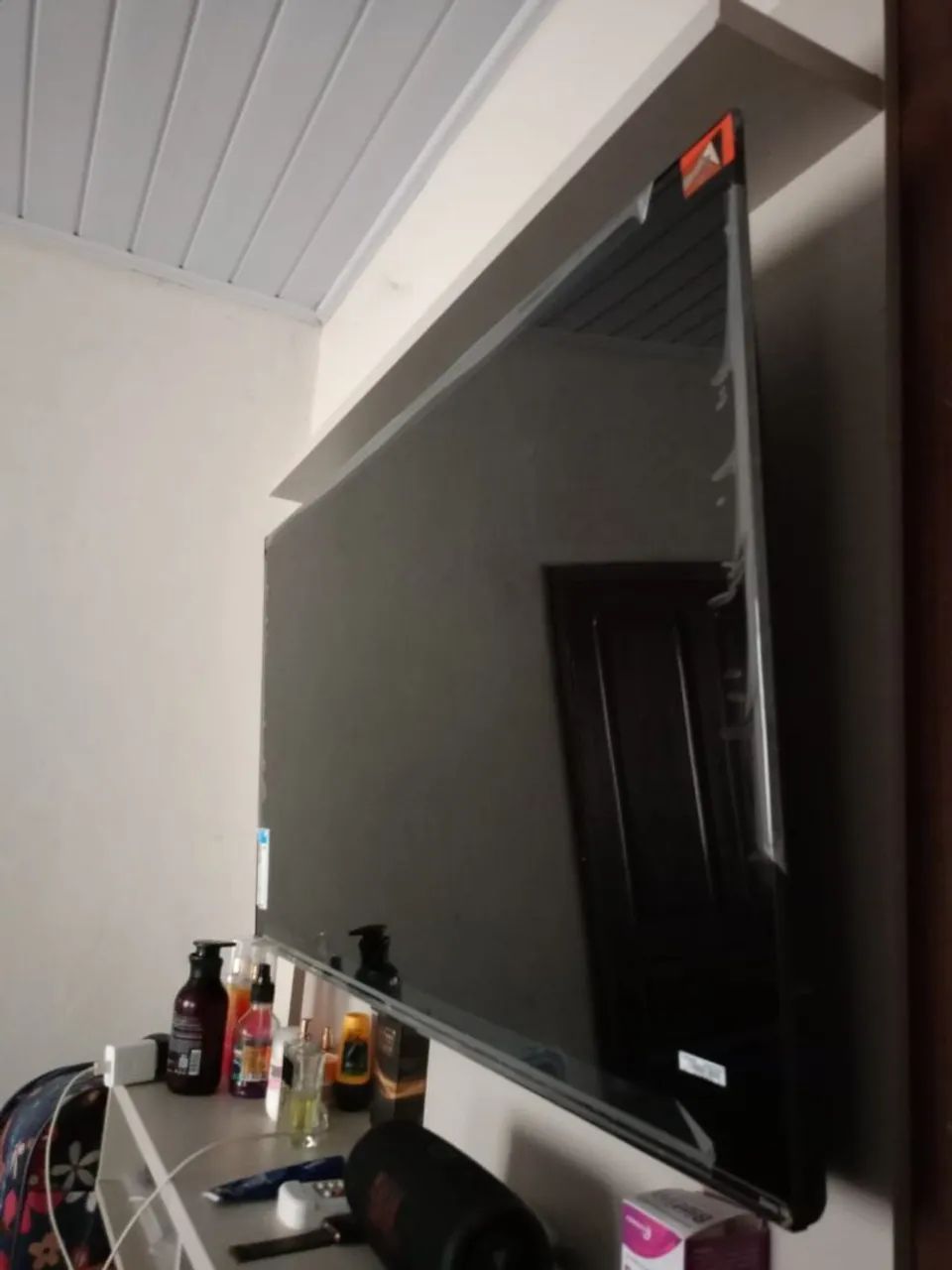 Vendo essa TV 50 polegadas semi nova - Foto 2