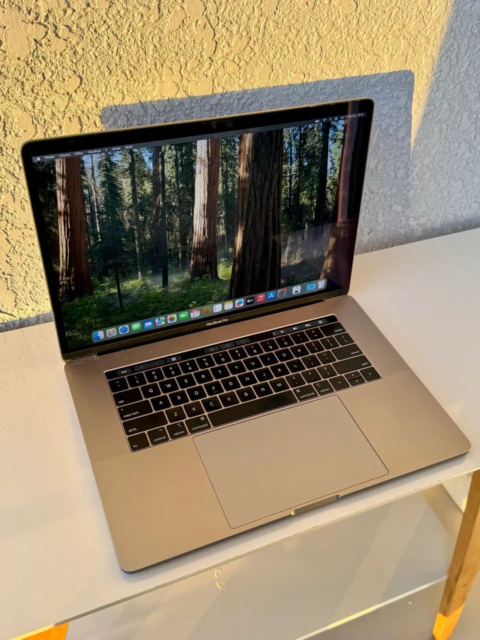 Macbook Pro 2018 15 Polegadas Core I7 16GB RAM 256SSD AMD RADEON PRO - Foto 2