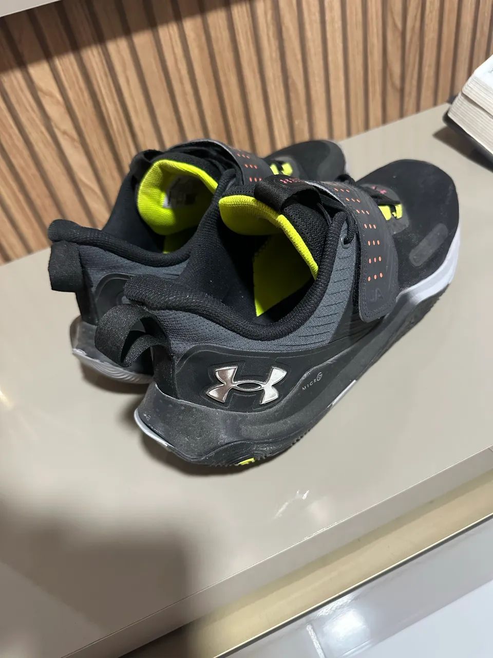 Tênis Under Armour Buzzer SE - Oportunidade  - Foto 2