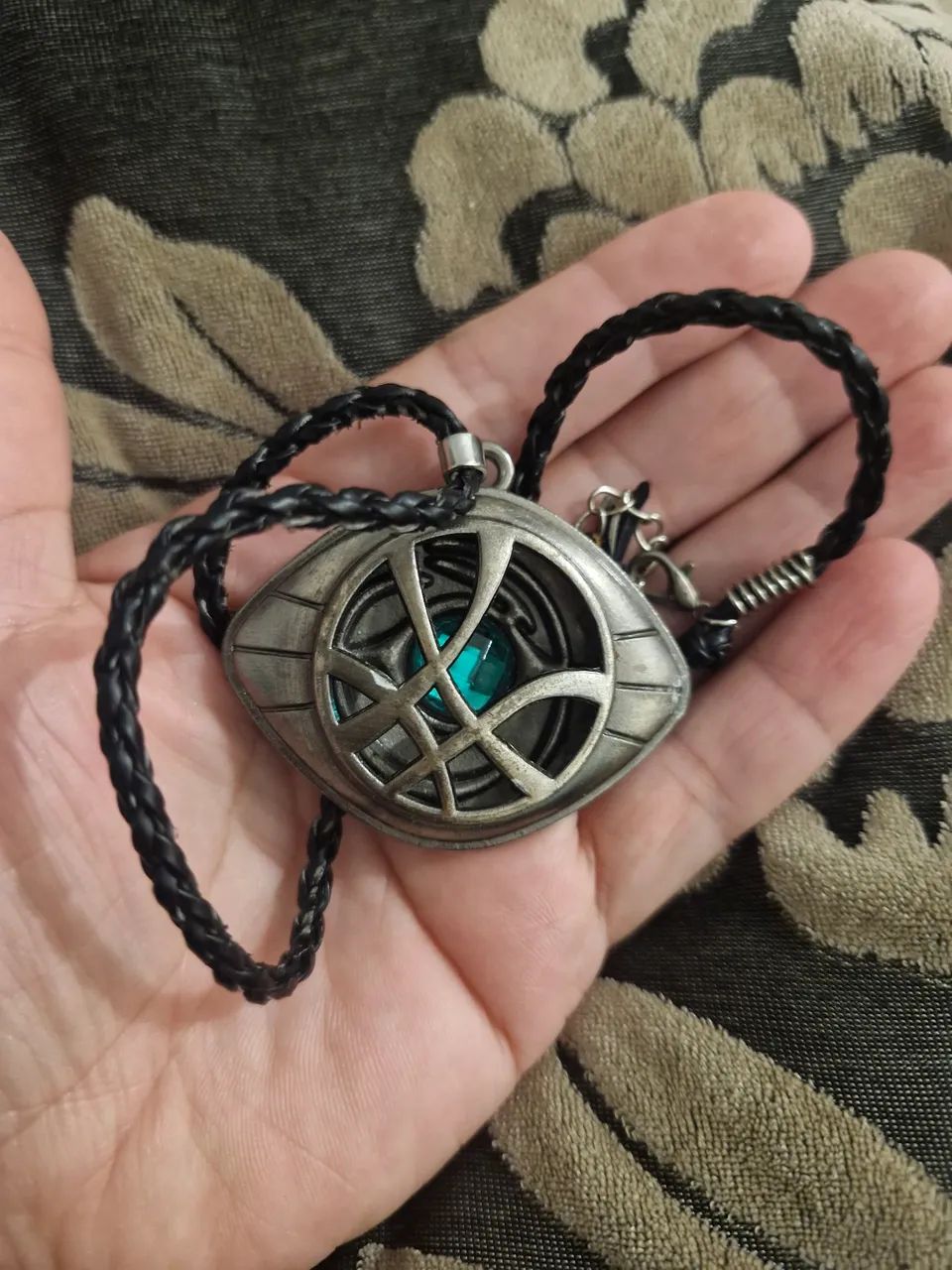 Colar Olho de Agamotto Dr Estranho  - Foto 2