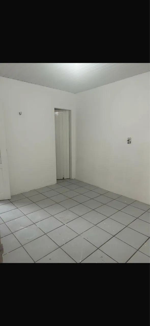 Alugo casa 