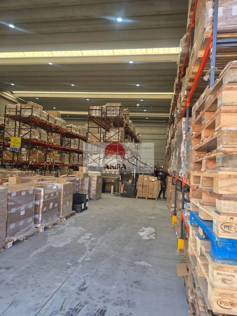 Alugo galpão 1.300 m² com doca em condominio fechado - Foto 4