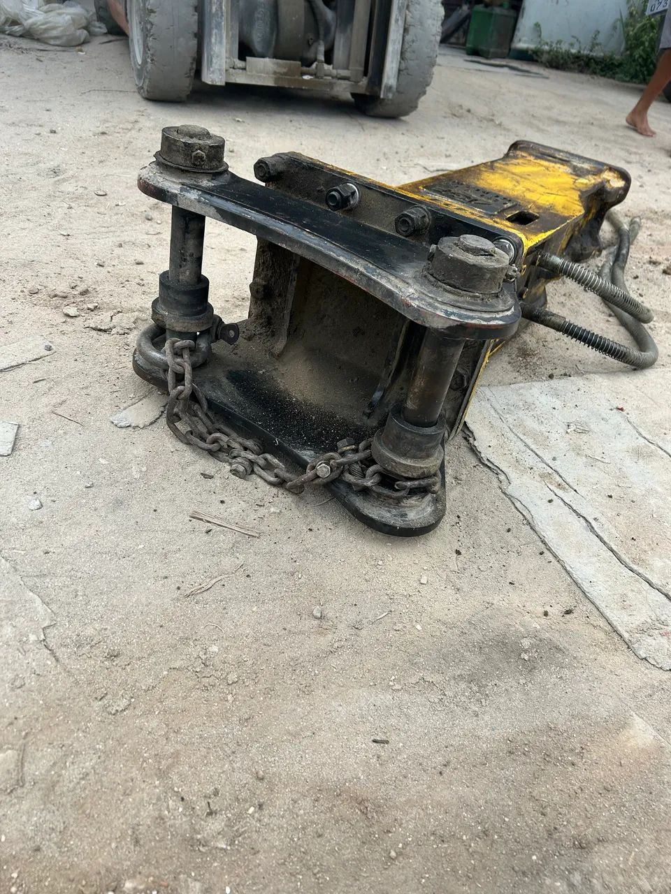 Rompedor hidráulico para retroescavadeira  - Foto 3