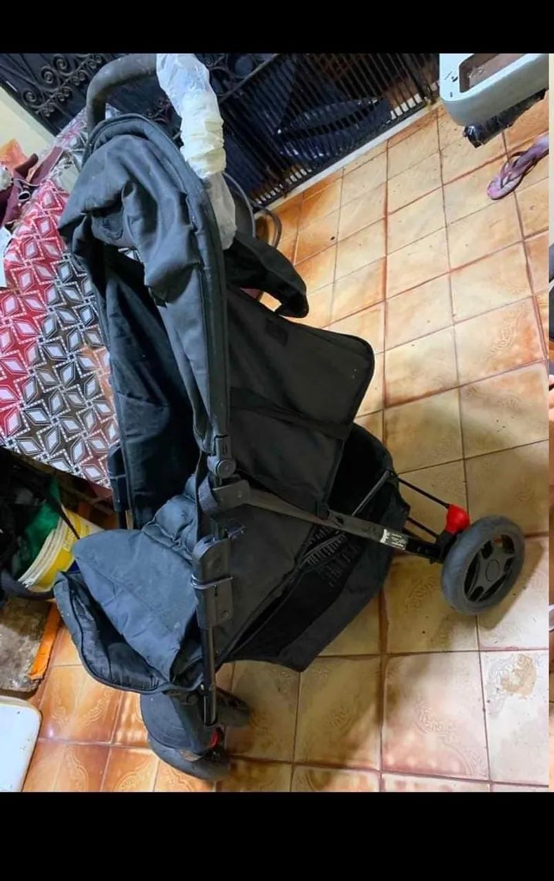 Vendo carrinho de bebê bem conservado  - Foto 2
