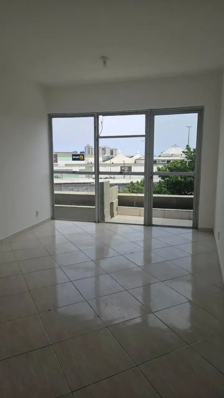 Sala comrercial para aluguel possui 40 metros quadrados com 2 quartos