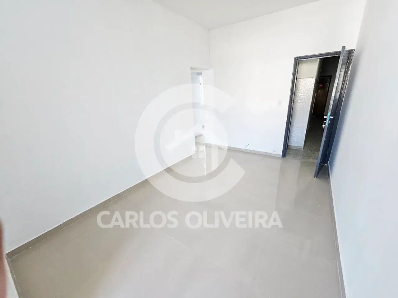 Imóvel para aluguel possui 60m² com 2 quartos e  lance de escada 1 vaga  em Méier  - RJ - Foto 4