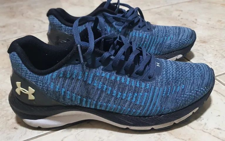 2 PARES DE TENIS N39 NOVOS - Foto 4