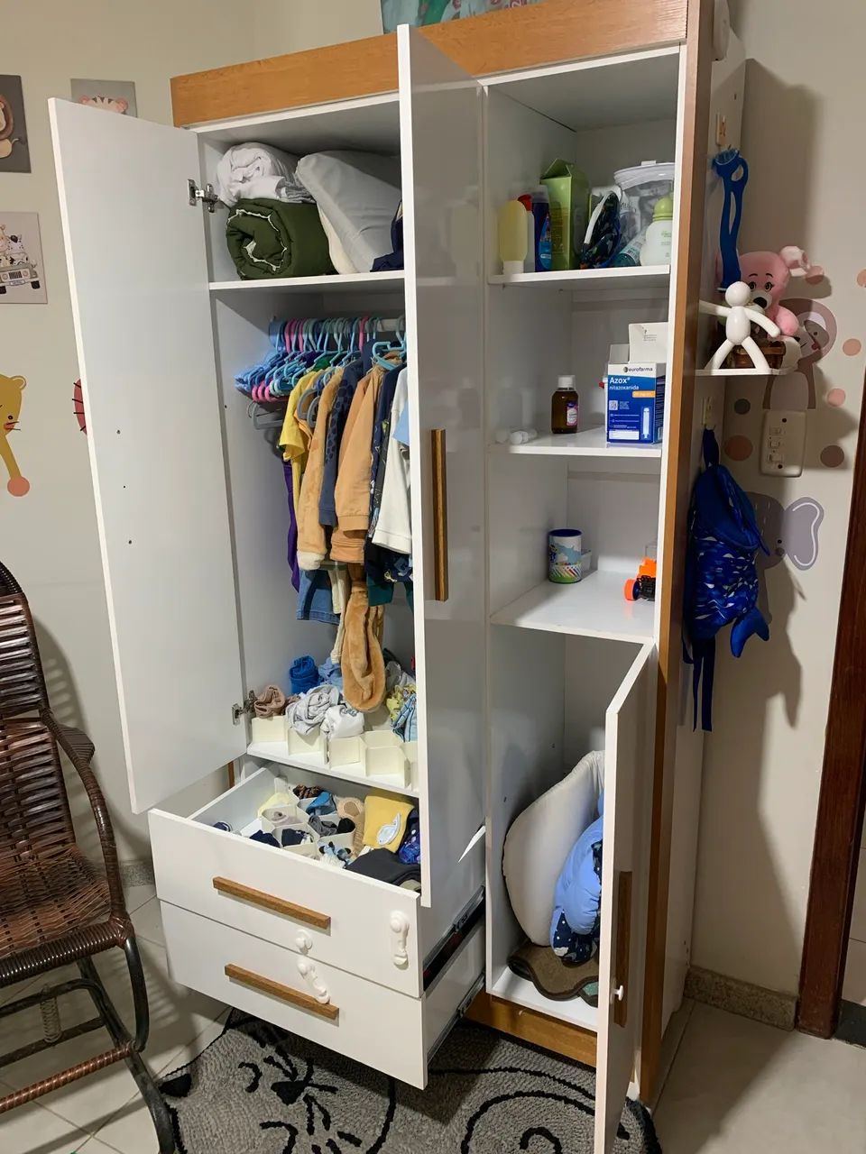 Vendo lindo guarda roupa Infantil  - Foto 2