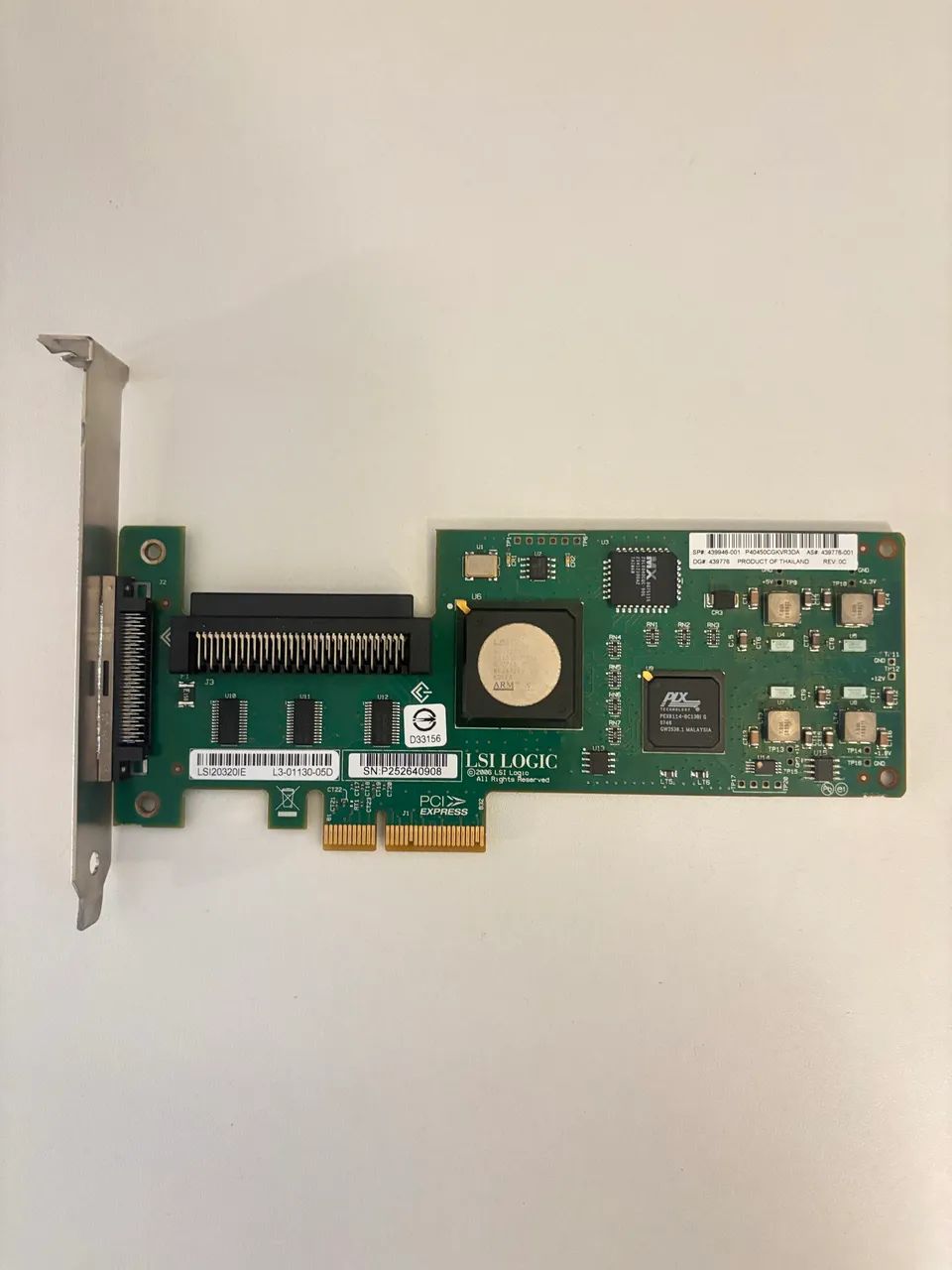 Placa Host Bus Adapter (HBA) / Controladora SCSI Ultra320 PCIe