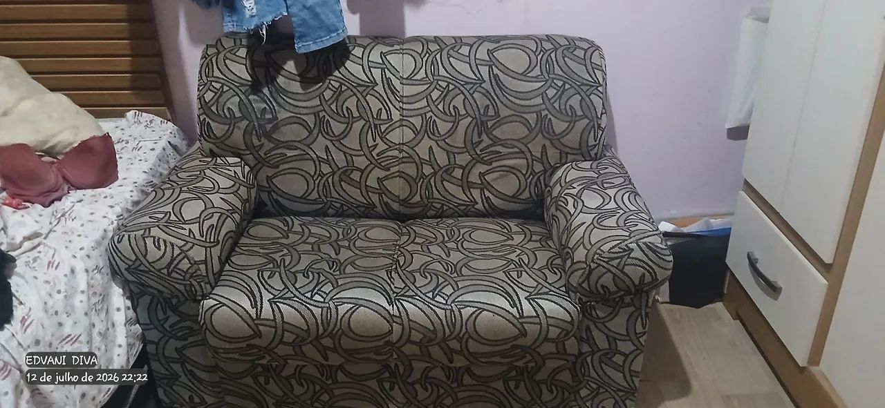 Vendo sofa uma poltrona e dois lugares em ótimo estado - Foto 3