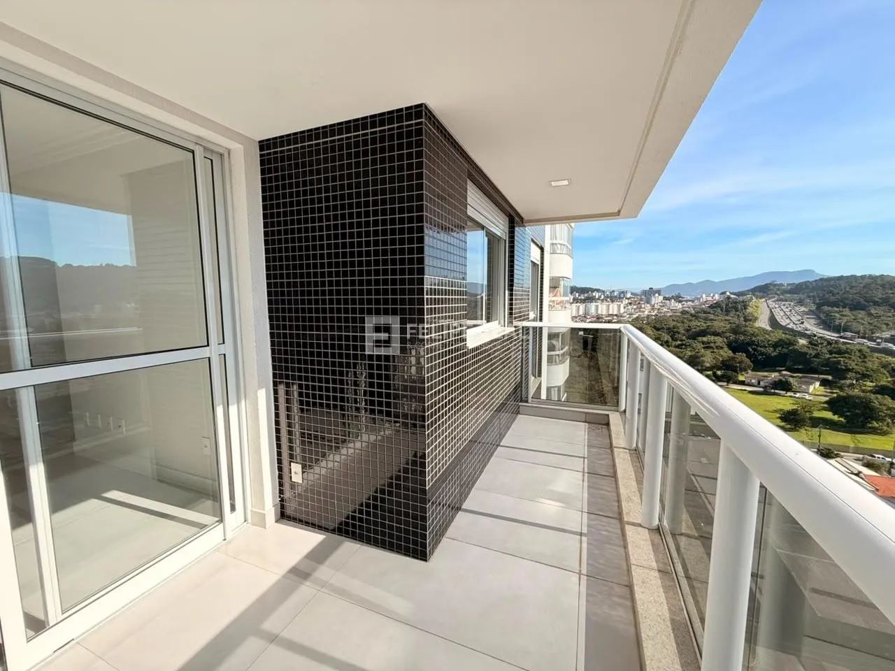 Apartamento em Kobrasol - São José, SC - Foto 5