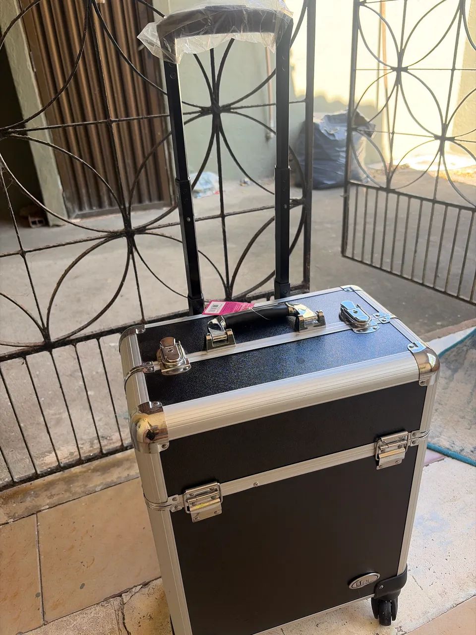 Vende-se mala de maquiagem $75 - Foto 4