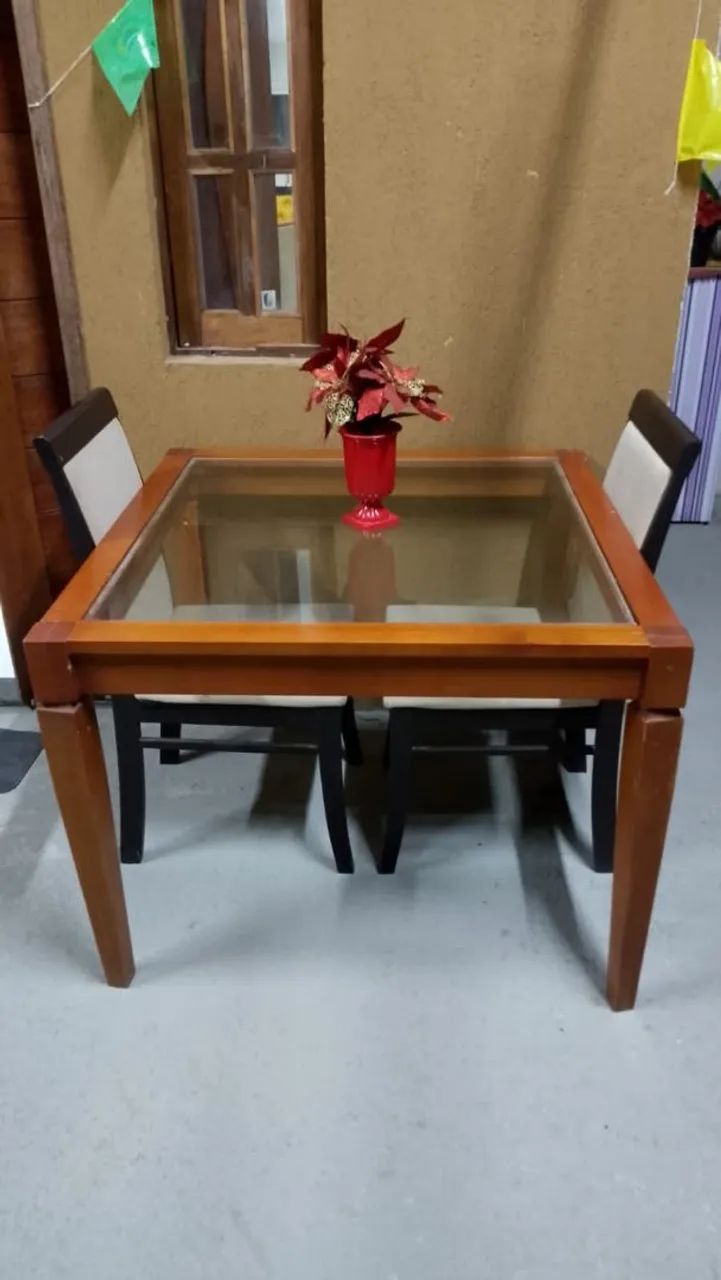 Mesa de video com madeira