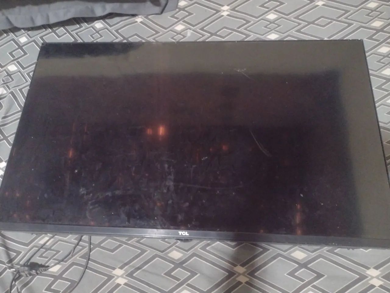 Tv 32 polegadas TCL com defeito 