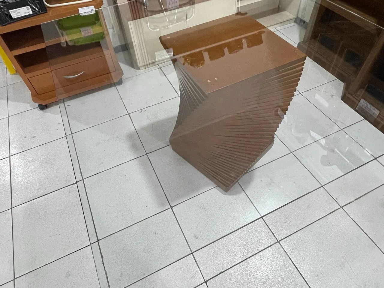 Mesa de Jantar com Tampa de Vidro e Base de Madeira - Foto 2