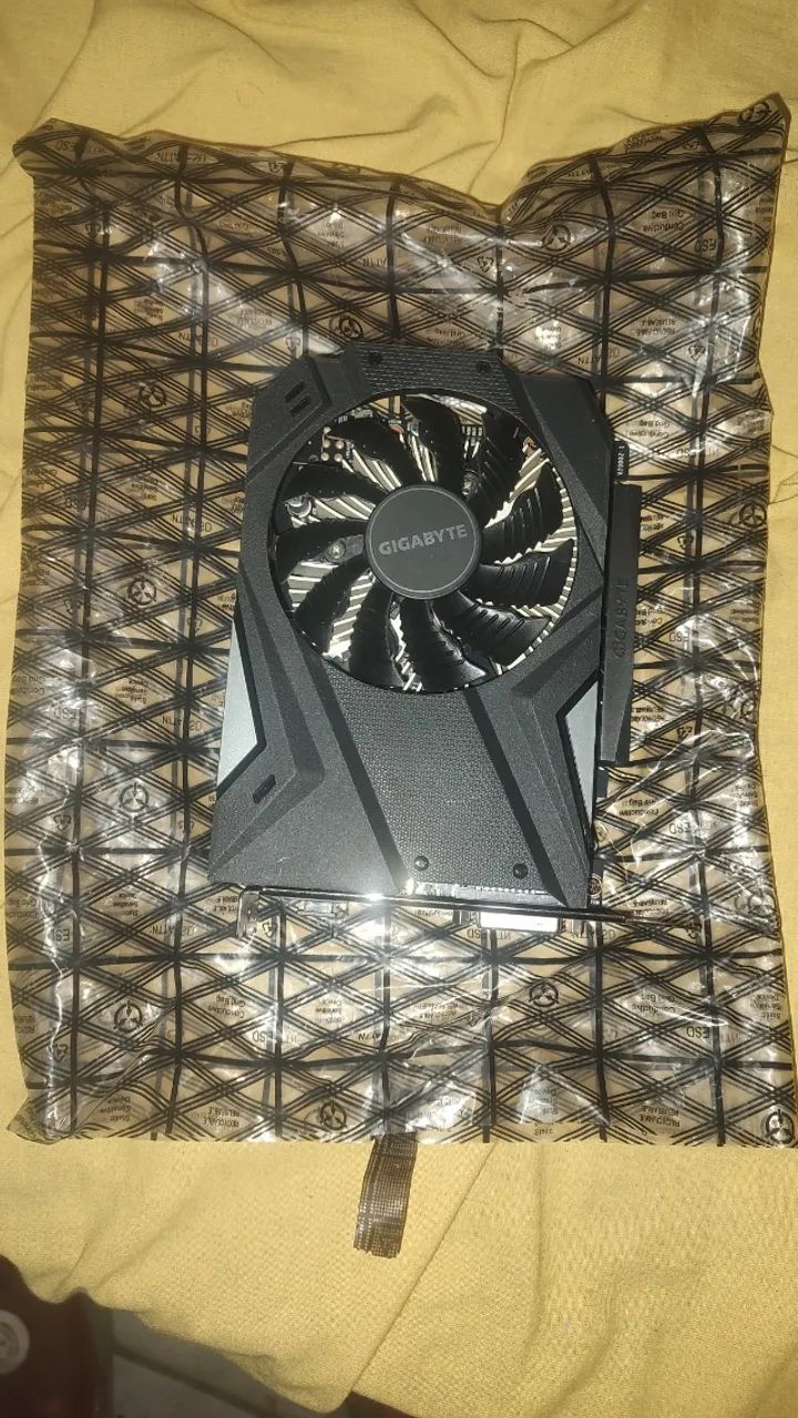 Vendo placa de vídeo gigabyte GTX1650