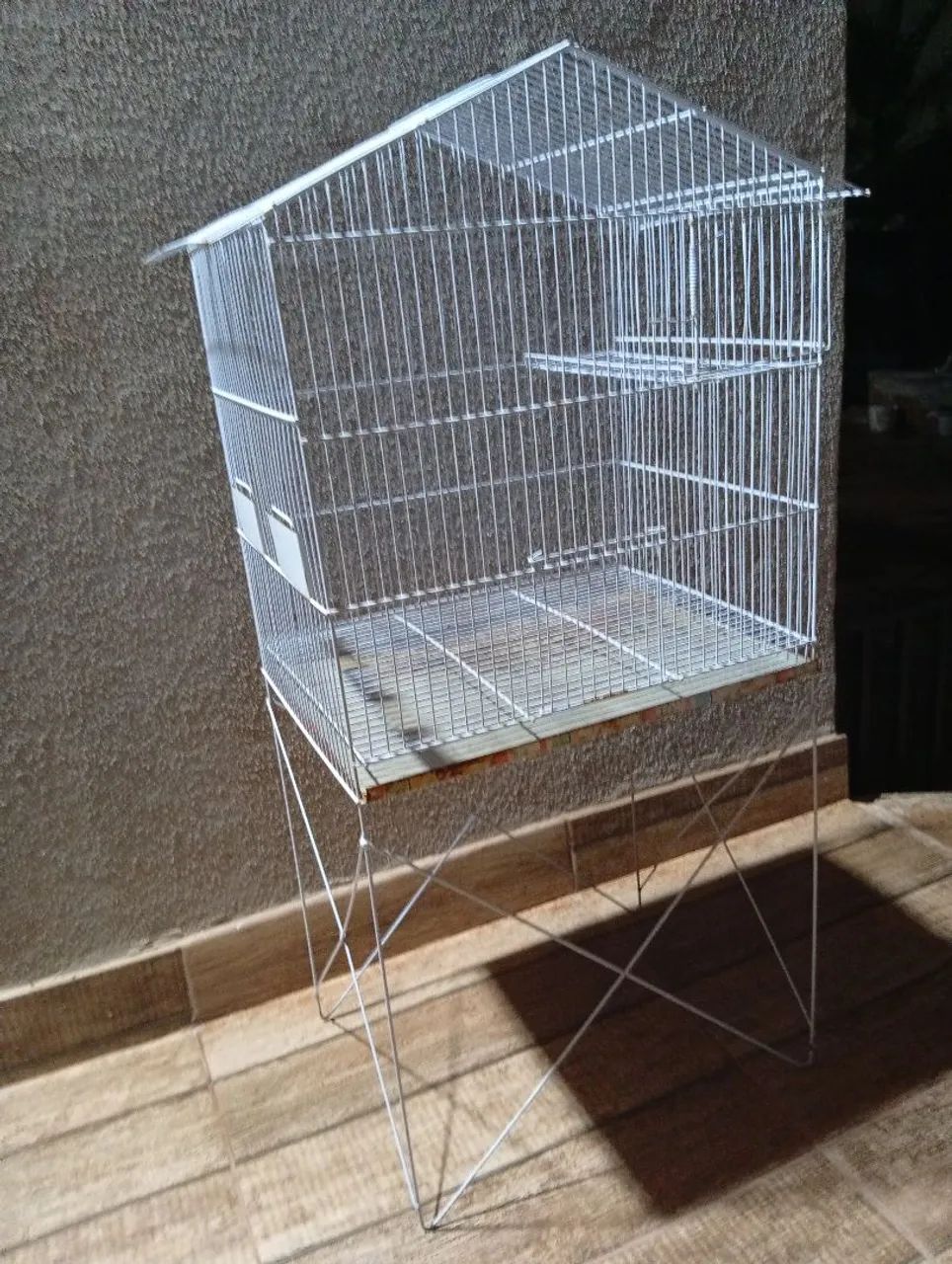 Gaiola viveiro semi nova grande 1,07 m de altura e 0,52 cm de largura pouco usado  - Foto 2