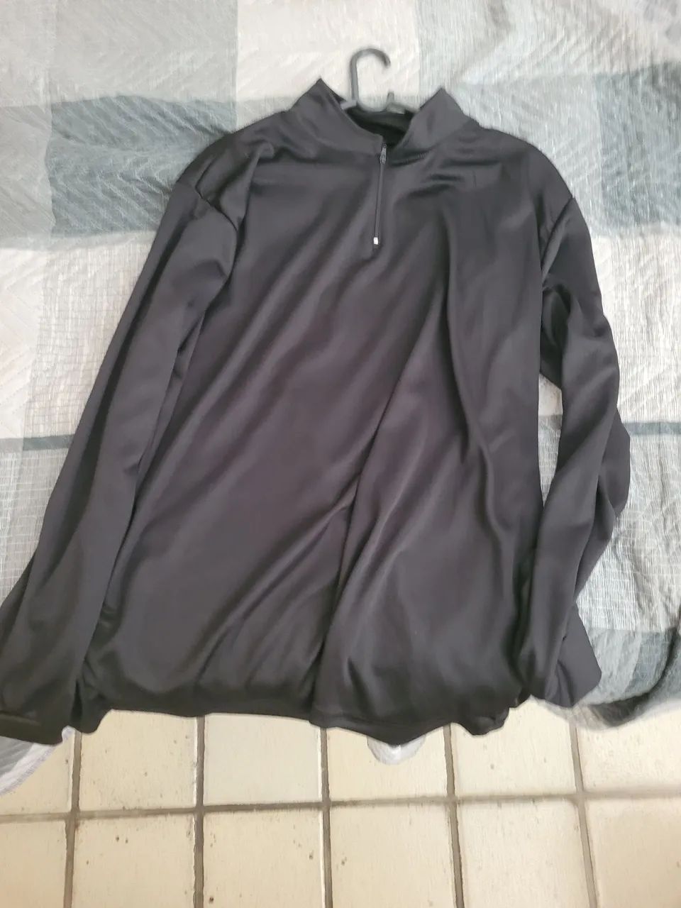 JAQUETA DRY FIT COM PROTEÇÃO UV