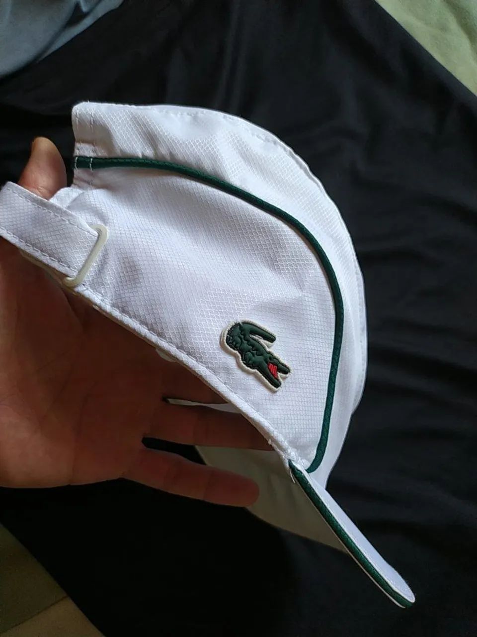 VENDE-SE BONÉ LACOSTE Branco - Foto 3