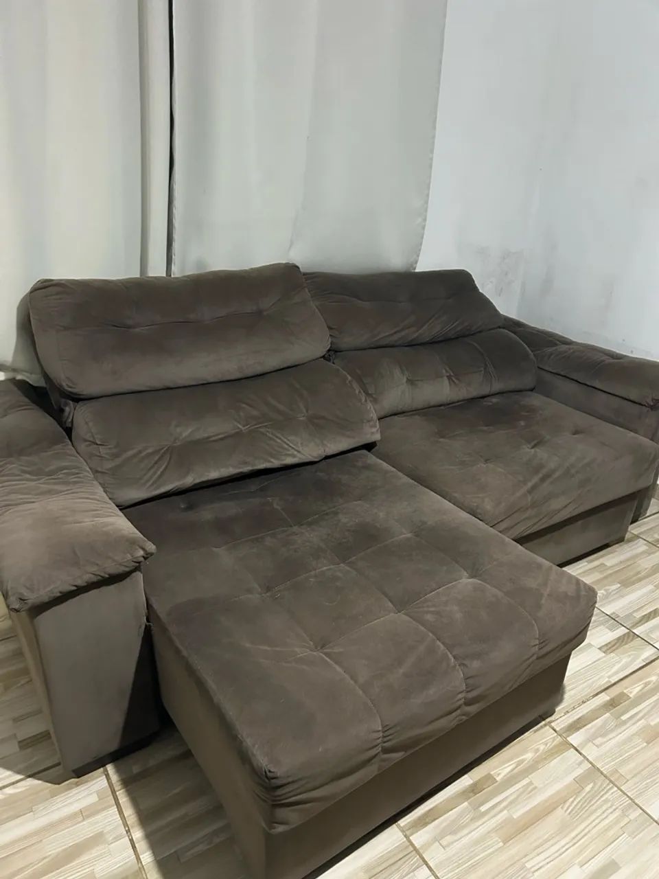 Vendo sofá retrátil e reclinável marrom  - Foto 3
