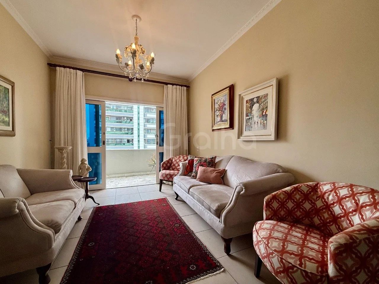 Apartamento de 121 m² com 3 quartos sendo 1 suíte no Centro