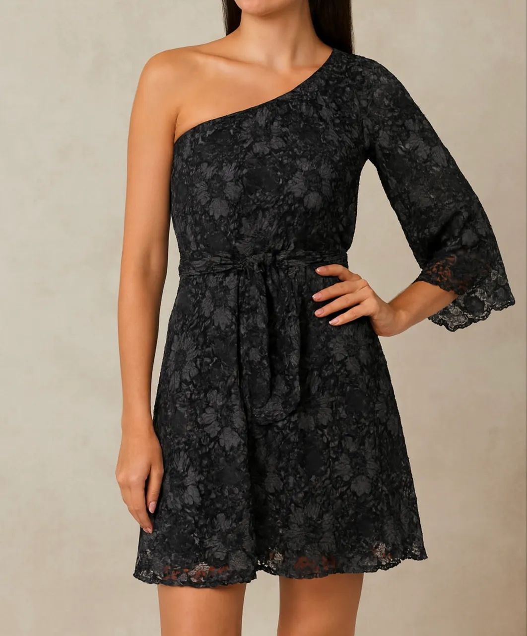 Vestido de renda preto