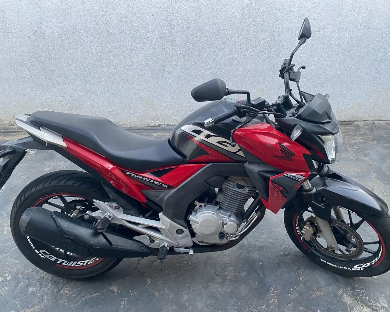 Moto CB twester  - Foto 4