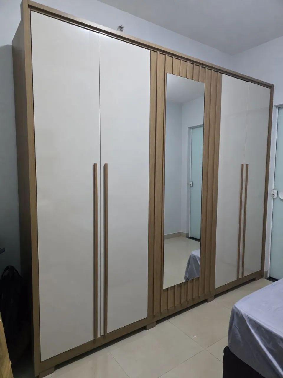 Guarda roupa 1.80 x 2.00 - super espaçoso 