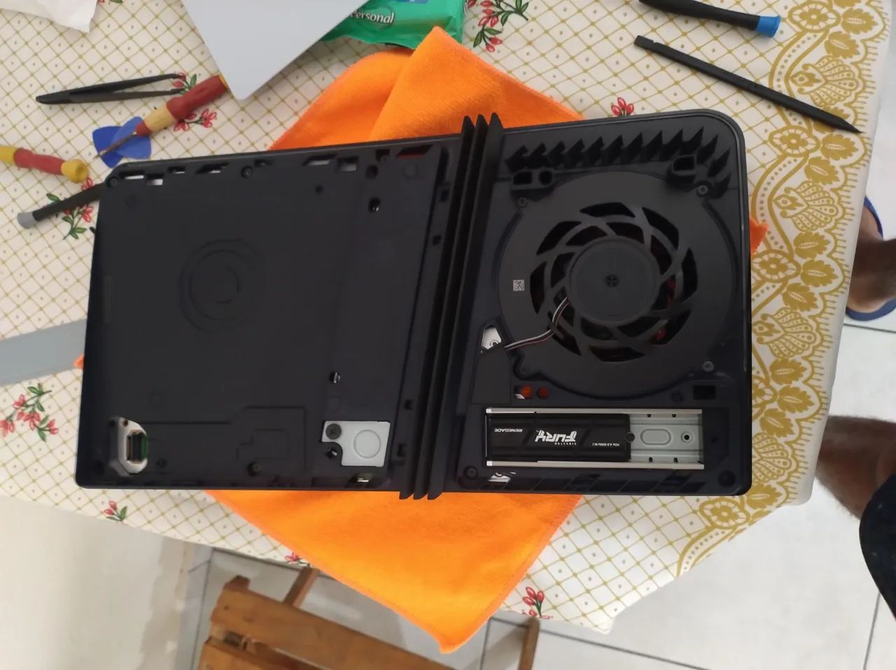 Ps5 pro com SSD de 2 terás mas 2 terás do próprio console  - Foto 4