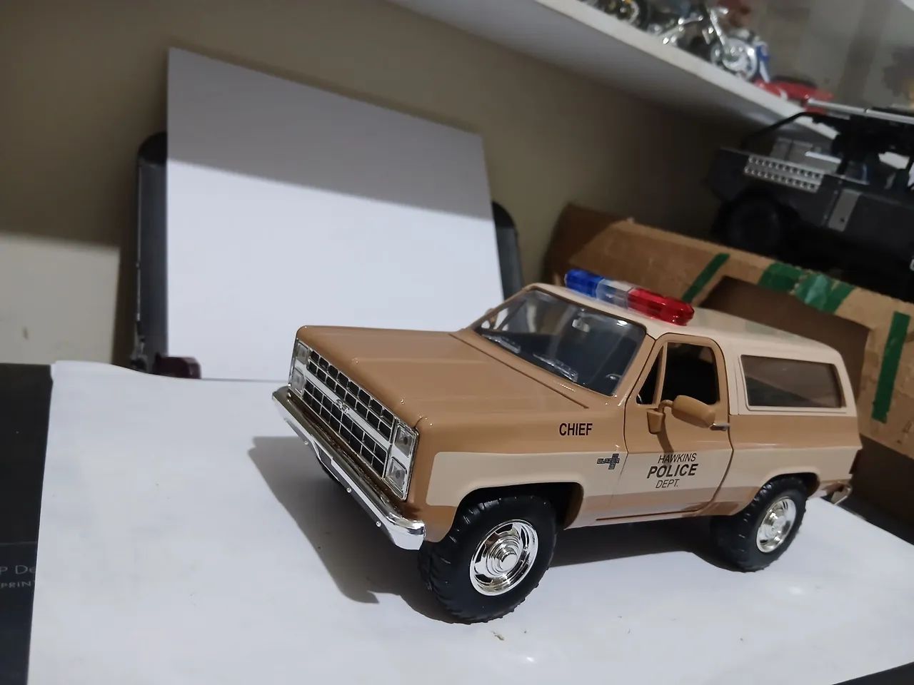 Miniatura chevy blazer stranger things 1/24 - Foto 2