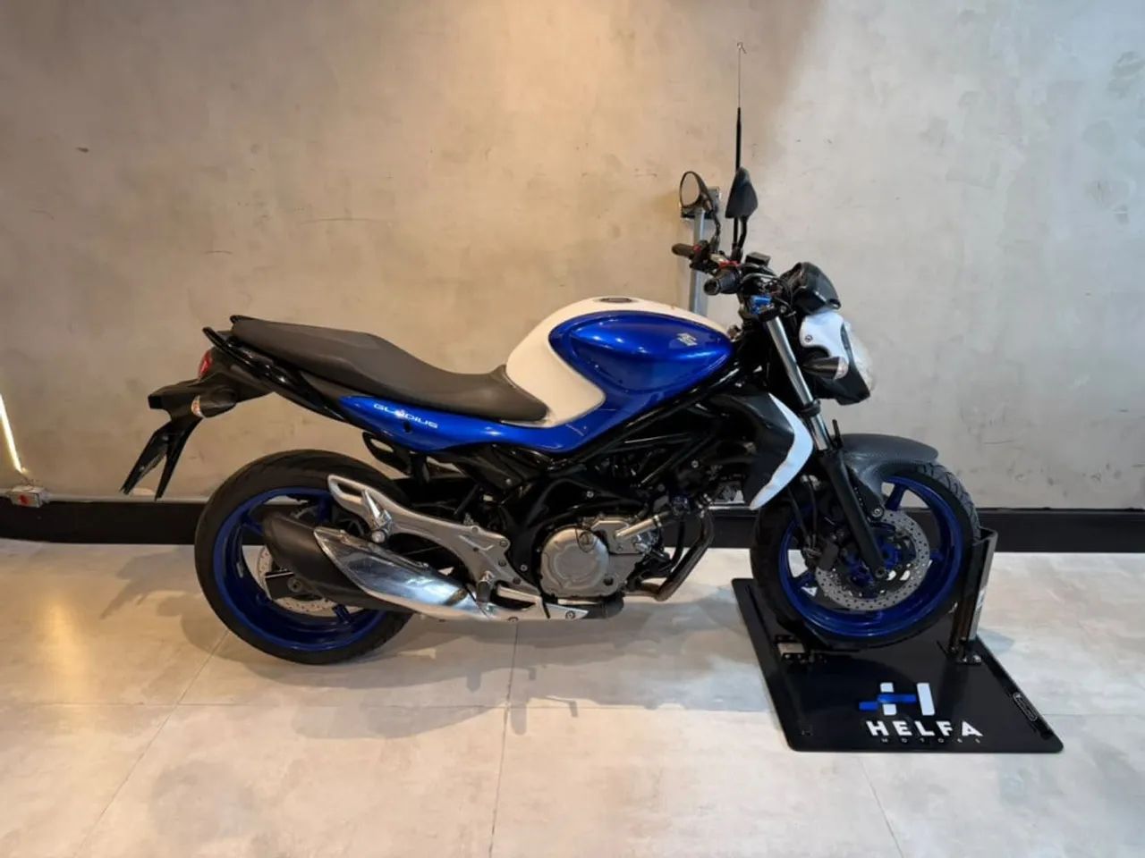 Suzuki Gladius - Foto 2