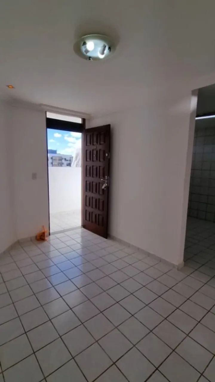 Apartamento em Intermares a 50m da praia, com 2 quartos (1 suíte), varanda ampla, ventilad - Foto 4