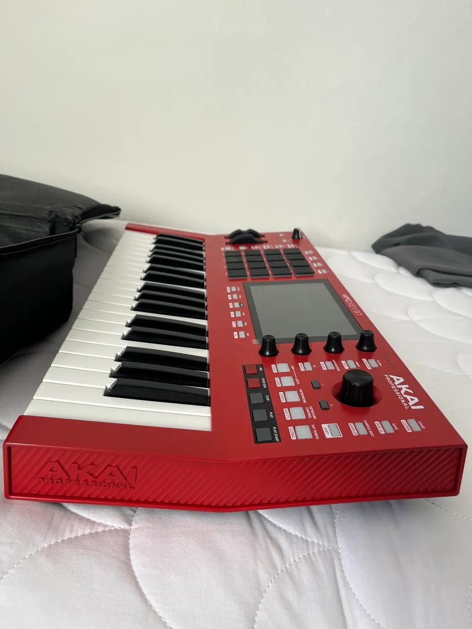 Akai MPC 37 teclas 