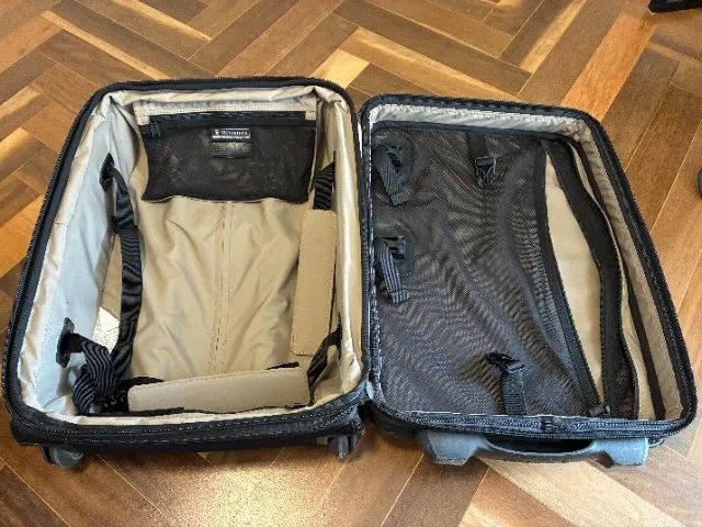 Mala de bordo Victorinox preta 2 rodas - Foto 2
