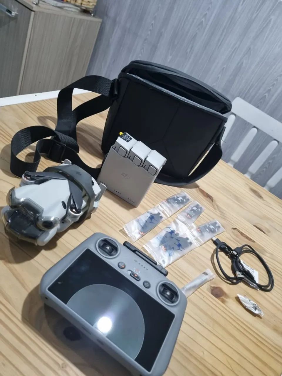 Drone dji mini 4 pro combo fly more  - Foto 3