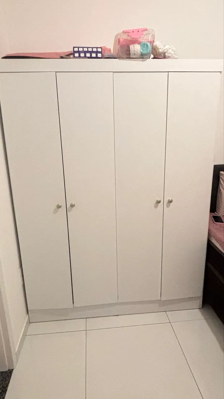 Guarda roupa simples 