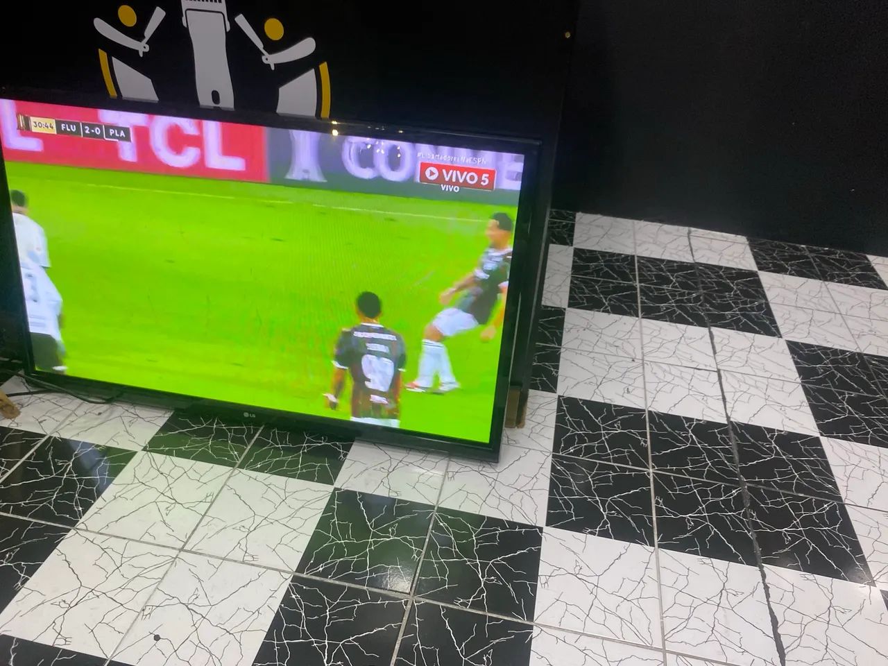 Vendo tv LG 65 polegadas  obs não é Smartv  - Foto 2