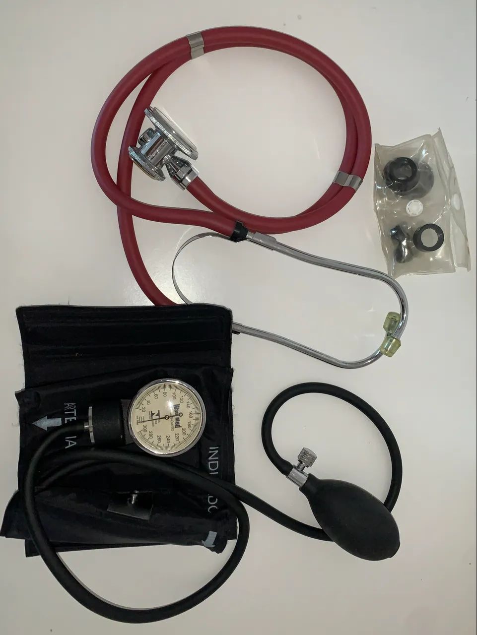 Kit Esfigmomanômetro + Estetoscópio Medidor Arterial Premium - Foto 5
