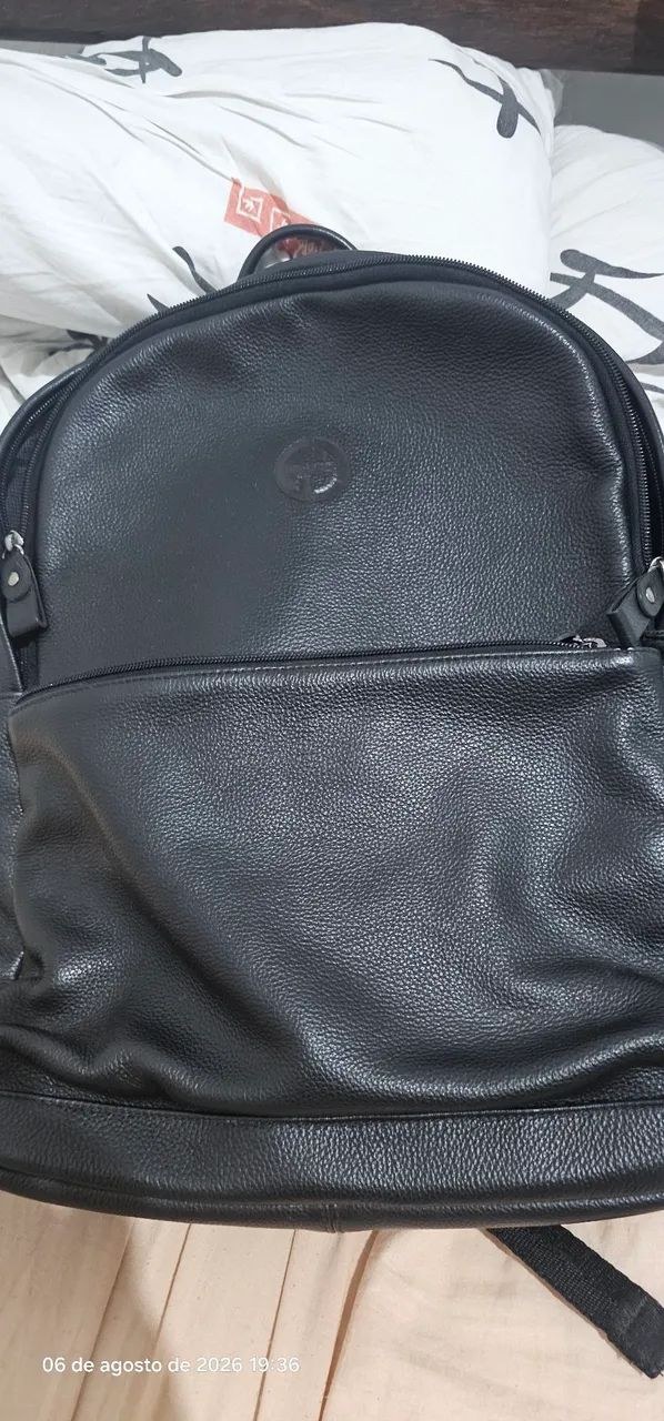 Mochila couro nova 
