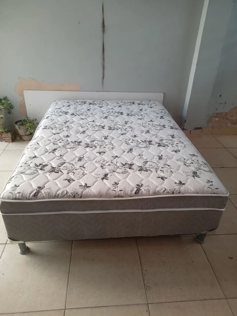 Cama casal BOX acoplada. 